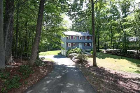 34 Olde Lantern Rd, Bedford, NH 03110