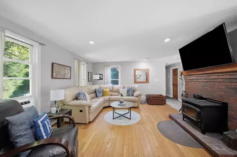 Living - 21 Stoney Brook Rd, Bow, NH 03304 photo 1 of 2