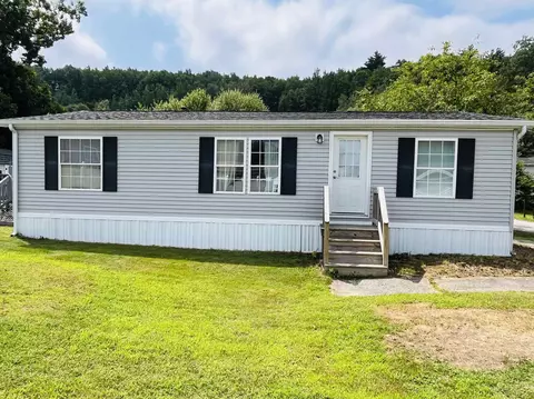 53 Coral Ln, Seabrook, NH 03874