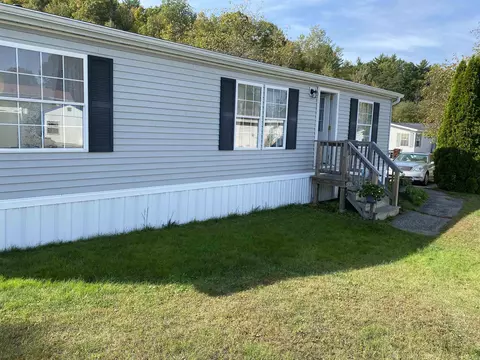 53 Coral Ln, Seabrook, NH 03874