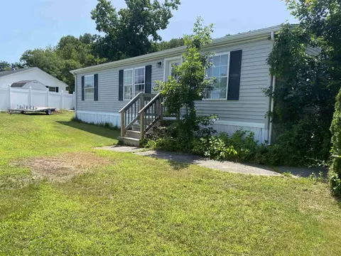 53 Coral Ln, Seabrook, NH 03874