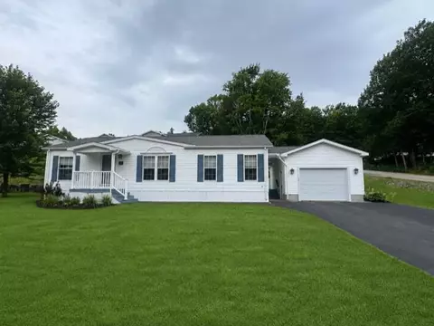 637 Benton Dr, Laconia, NH 03246