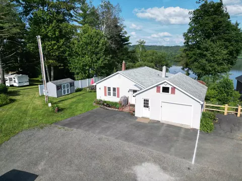 422 Billings Pt, Newport, VT 05855