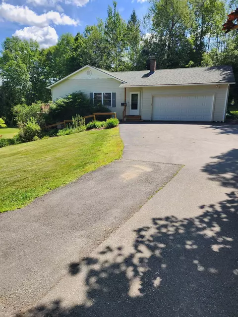 159 Brookes St, Newport, VT 05855