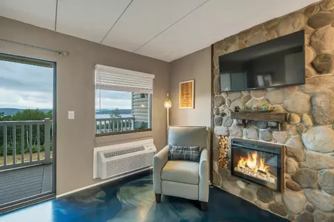 375 Endicott St N #307, Laconia, NH 03246