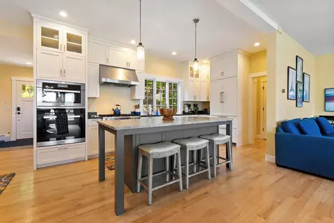 Kitchen - 7 Bay Point Ln, Sunapee, NH 03782 photo 5 of 7