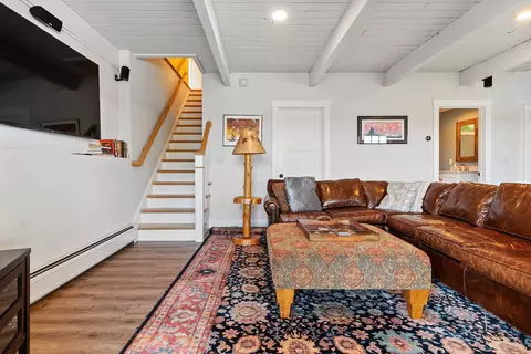 Living - 7 Bay Point Ln, Sunapee, NH 03782 photo 5 of 8