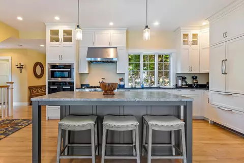 Kitchen - 7 Bay Point Ln, Sunapee, NH 03782 photo 2 of 7