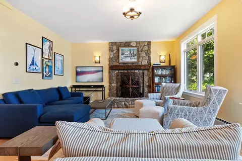 Living - 7 Bay Point Ln, Sunapee, NH 03782 photo 2 of 8