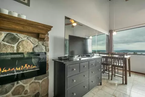 375 Endicott St N #401, Laconia, NH 03246