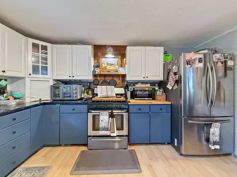 Kitchen - 215 Mill Brook Rd, Bloomfield, VT 05905 photo 3 of 7