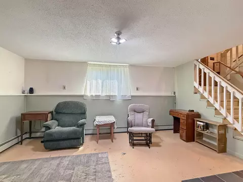 Living - 215 Mill Brook Rd, Bloomfield, VT 05905 photo 4 of 5