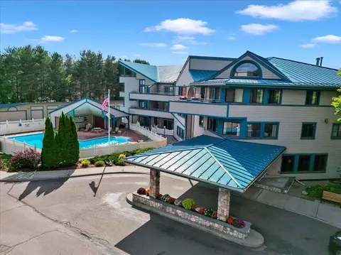 10 Kellogg Rd #230, Essex Junction, VT 05452