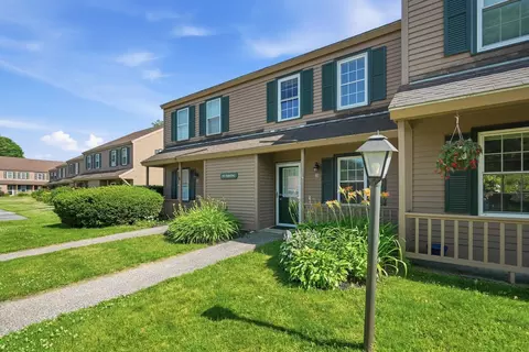 81 Hayes Ave, South Burlington, VT 05403