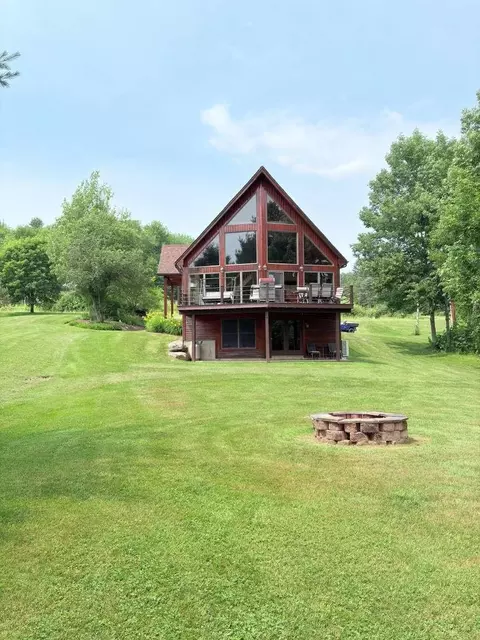 3420 Lake Rd, Newport, VT 05857
