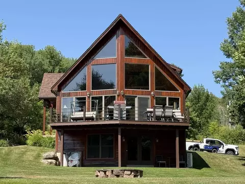 3420 Lake Rd, Newport, VT 05857