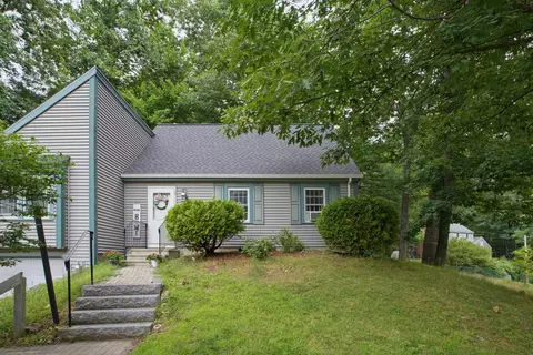 21 Shelburne Rd, Nashua, NH 03063
