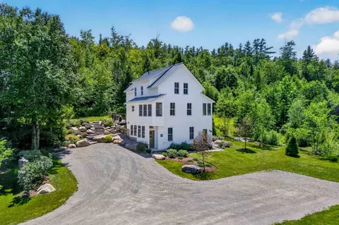 564 Goodaleville Rd, Jamaica, VT 05343