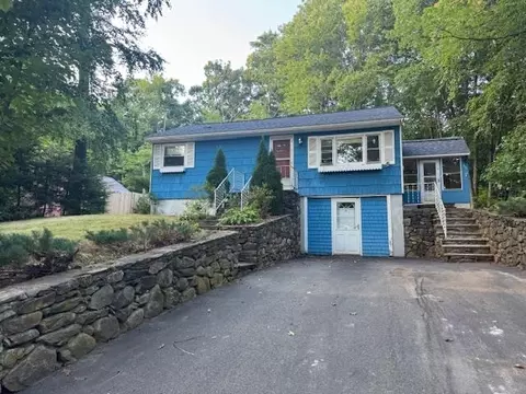 65 Langford Rd, Raymond, NH 03077