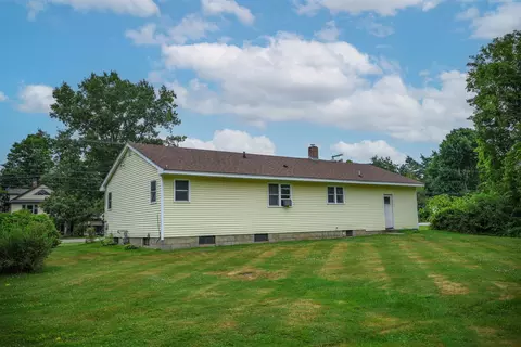 Exterior - 144 Vt Route 15, Jericho, VT 05465 photo 4 of 9