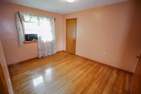 Bedroom - 144 Vt Route 15, Jericho, VT 05465 photo 1 of 3