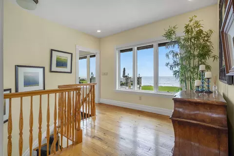 Entry Way - 24 Straws Pt, Rye, NH 03870 photo 1 of 3