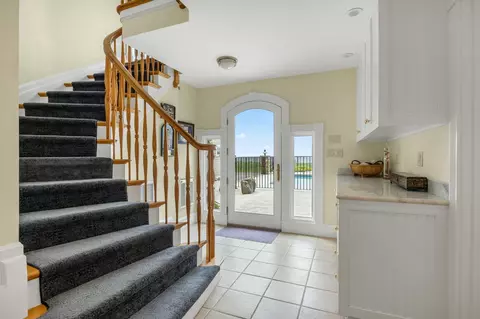 Entry Way - 24 Straws Pt, Rye, NH 03870 photo 3 of 3