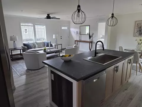 3 Quartz St, Litchfield, NH 03052