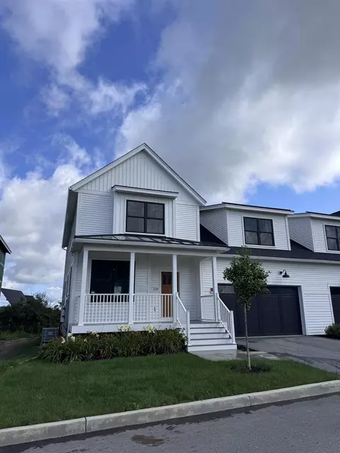 219 Aurora Rd, South Burlington, VT 05403