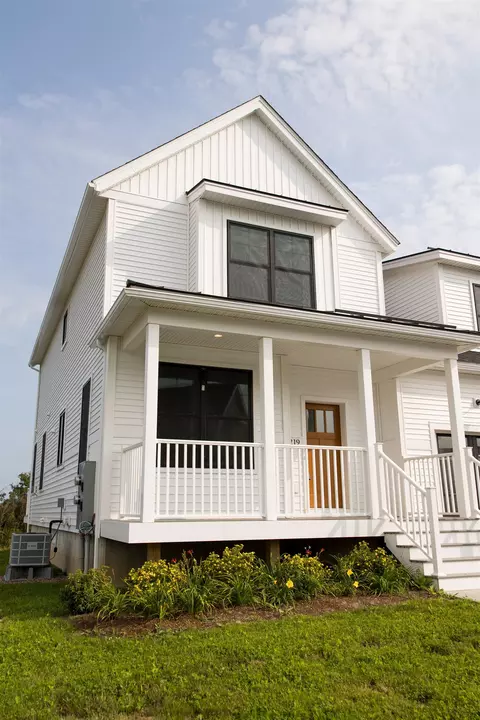 219 Aurora Rd, South Burlington, VT 05403