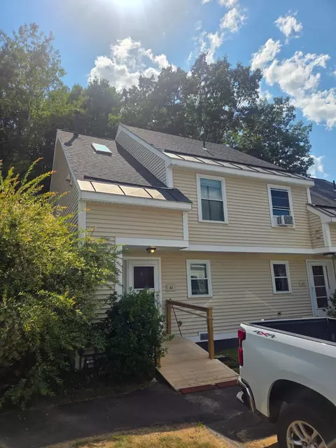 61 Bluffs Dr, Concord, NH 03303