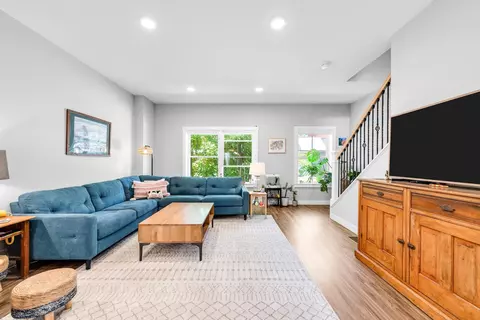 31 Gardner Ln, Waterbury, VT 05676