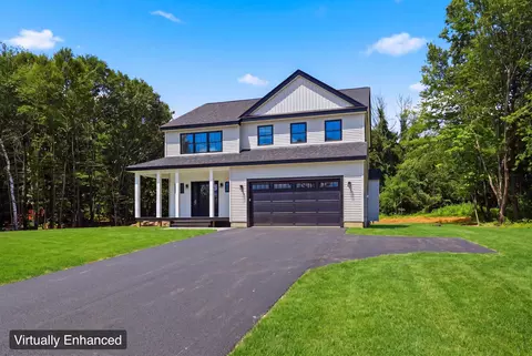16 Spruce Pond Dr, Strafford, NH 03884