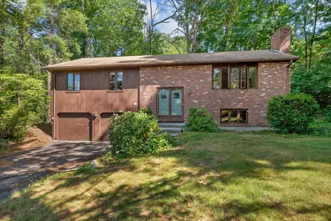 312 Walnut Hill Ave, Manchester, NH 03104