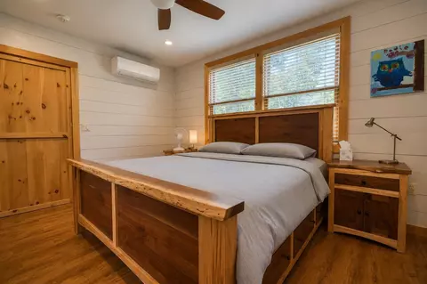 Bedroom - 34 Elm St, Ossipee, NH 03864 photo 3 of 4