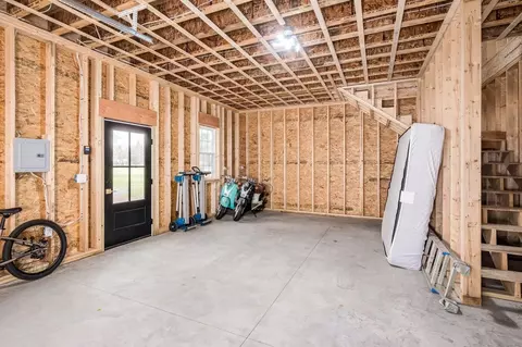 Entry Way - 11 Post Rd, North Hampton, NH 03862 photo 5 of 6
