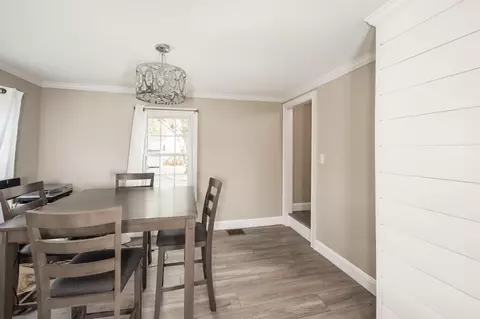 Dining - 11 Post Rd, North Hampton, NH 03862 photo 1 of 1