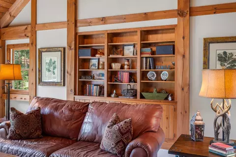 Living - 6 Sunset Ridge Rd, Winhall, VT 05340 photo 3 of 4
