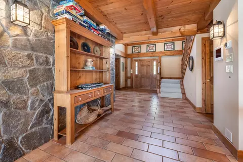 Entry Way - 6 Sunset Ridge Rd, Winhall, VT 05340 photo 1 of 9