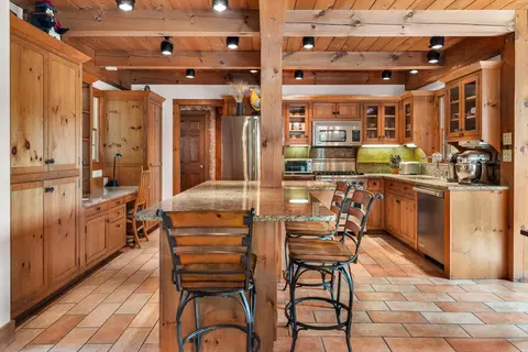 Kitchen - 6 Sunset Ridge Rd, Winhall, VT 05340 photo 4 of 5