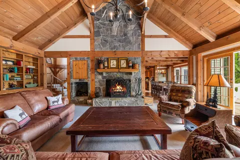 Living - 6 Sunset Ridge Rd, Winhall, VT 05340 photo 1 of 4