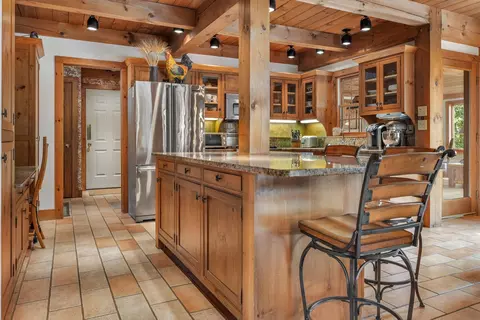 Kitchen - 6 Sunset Ridge Rd, Winhall, VT 05340 photo 2 of 5