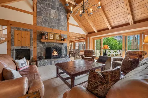 Living - 6 Sunset Ridge Rd, Winhall, VT 05340 photo 2 of 4