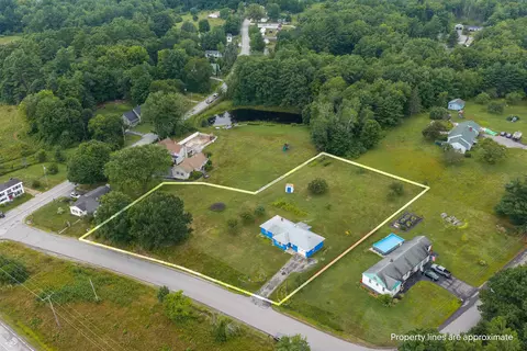 12 Norris Rd, Pittsfield, NH 03263