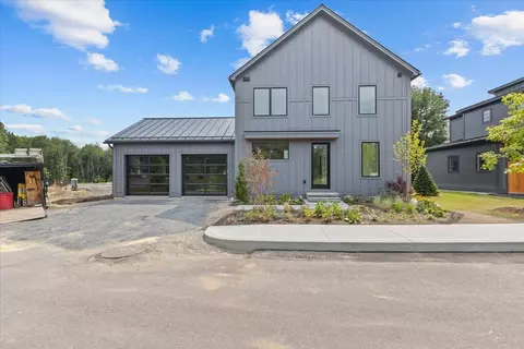 34 Rivers Edge Ln #3, Stowe, VT 05672