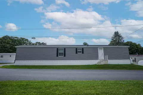 4 4th St #40, Northfield, VT 05663