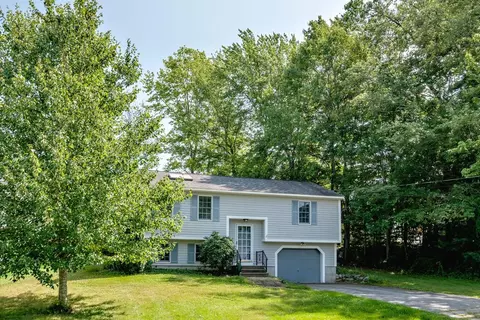5 Ledgeview Dr, Rochester, NH 03839