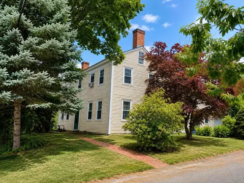 240 Mountain Rd, Concord, NH 03301