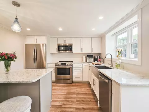 268 Lafayette Rd # 1, Portsmouth, NH 03801