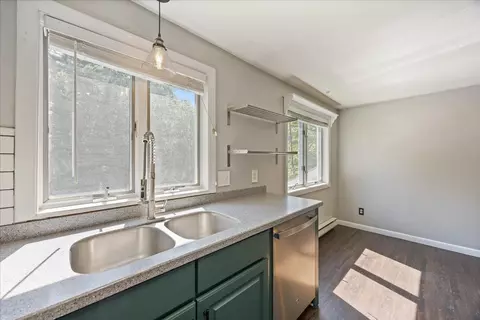 Kitchen - 23 Old Stage Coach Rd #10, Epping, NH 03042 photo 4 of 4